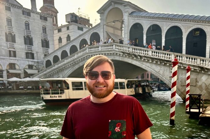 Venice in A Day: St Mark's Basilica, Doge's Palace & Gondola Ride - The Gondola on the Grand Canal: 30 Minutes of Venice by Water