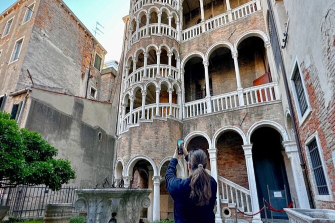 Venice in A Day: St Mark's Basilica, Doge's Palace & Gondola Ride - Doge’s Palace: Administration, Prison, and the Bridge of Sighs