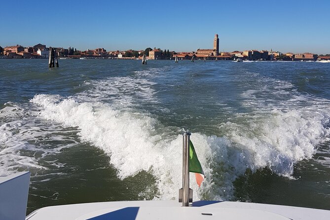 Venice LUXURY Private Day Tour with Gondola ride - from Rome - Burano: lace tradition, bright houses, and built-in free time
