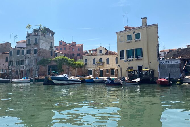 Venice LUXURY Private Day Tour with Gondola ride - from Rome - Rialto Bridge and Bridge of Sighs: iconic sights, quick hits