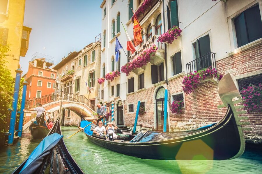 Venice: Off the Beaten Path Private Gondola Ride - St. Mark’s Square and Classic Water Views: Bridge of Sighs and Basilica della Salute