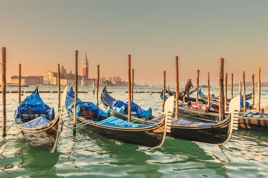 Venice: Private Gondola Cruise for up to 5 Passengers - Price and Value: When $157.47 Makes Sense
