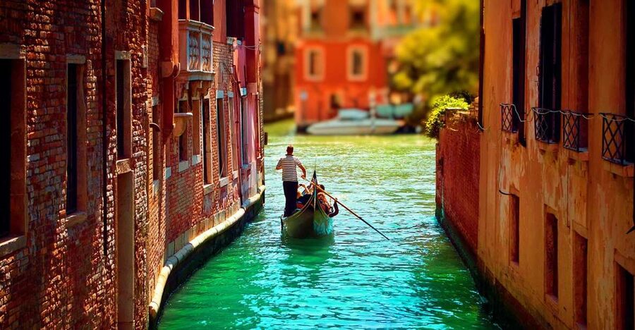 Venice: Private Gondola Cruise for up to 5 Passengers - Who This Private Gondola Cruise Fits Best