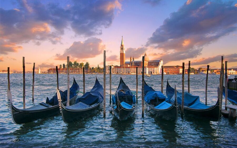 Venice: Private Gondola Cruise for up to 5 Passengers - Practical Tips So Your Ride Feels Effortless