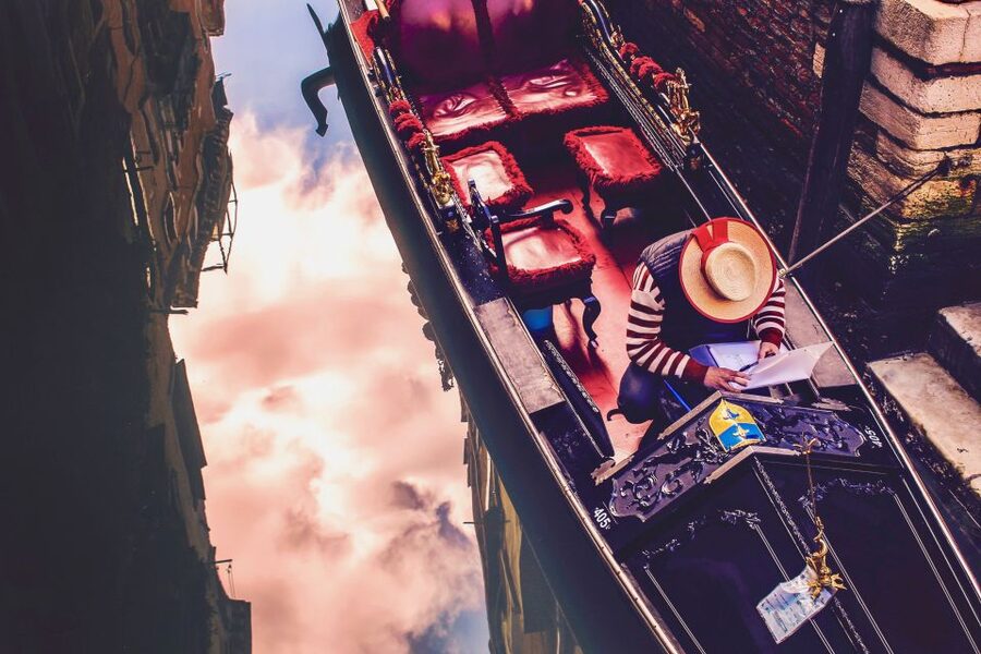Venice: Private Gondola Ride - Gondolier Style: Driver First, Local Conversation If You Get It