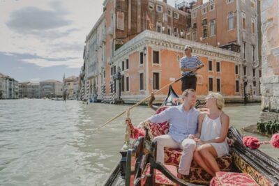 Venice: Private Gondola Ride with Photo Shoot - Meeting up in Venice: hotel pickup and where you’ll start