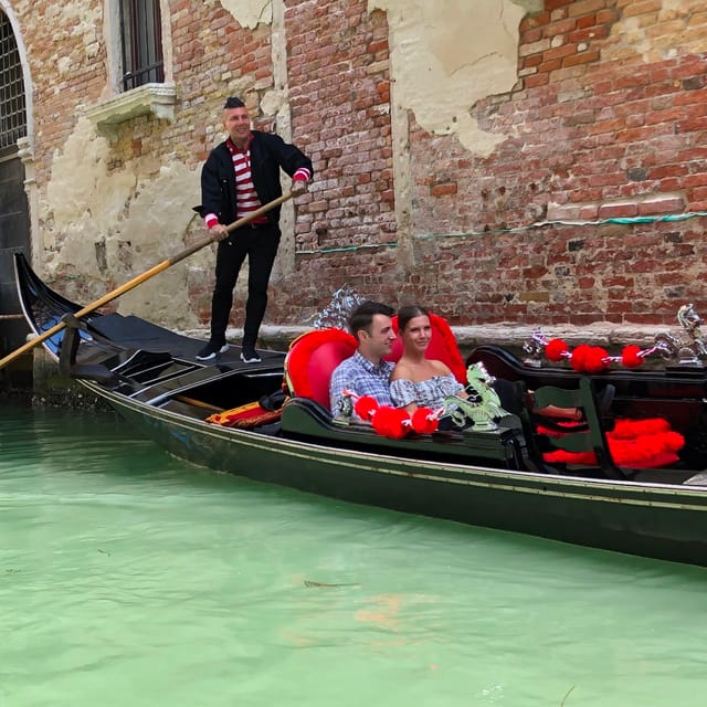 Venice: Private Grand Canal Gondola Ride from Rialto - Price of $283.21 per group: when it’s a good value