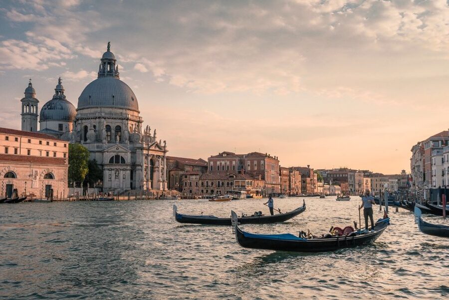 Venice: Romantic Palace Dinner and Private Gondola Ride - Who this tour fits best (and who should skip it)