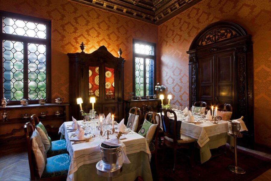 Venice: Romantic Palace Dinner and Private Gondola Ride - Practical tips for a smooth gondola-to-dinner night