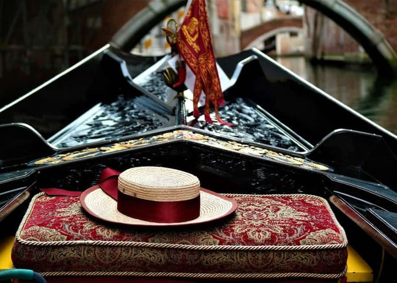 Venice: Romantic Shared Gondola Serenade on the Grand Canal - Hidden canals, tiny bridges, and the shared-gondola tradeoff