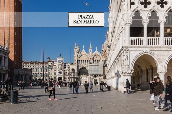 Venice's Best: Basilica, Doge's Palace, Gondola & History Gallery - History Gallery VR: how it helps you read Venice