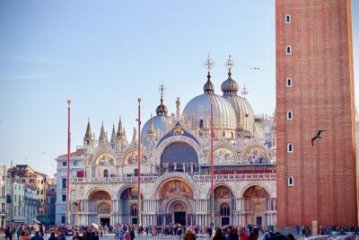 Venice Saint Mark's Basilica and gondola tour in the morning - Gondola on the Grand Canal: What You’re Getting (and Not Getting)