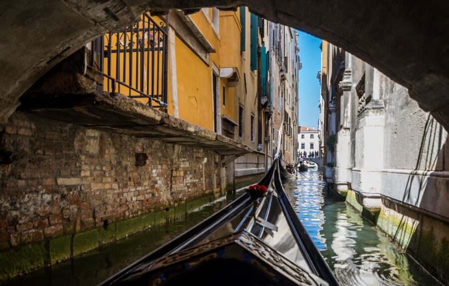Venice: Shared Gondola Ride Across the Grand Canal - Meeting at the Alilaguna ticket office (the part that decides your first 10 minutes)