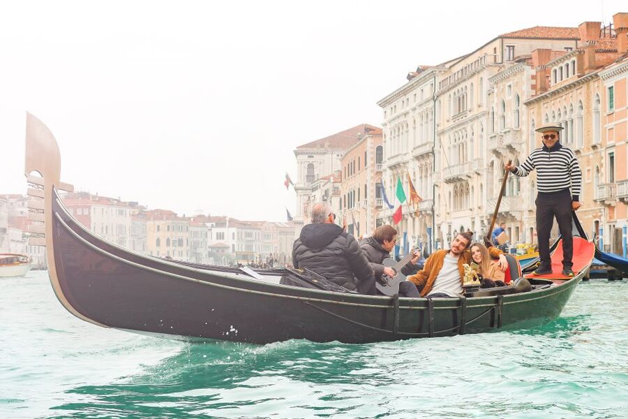 Venice: Shared Gondola Ride and Serenade - The shared gondola reality: how the serenade works