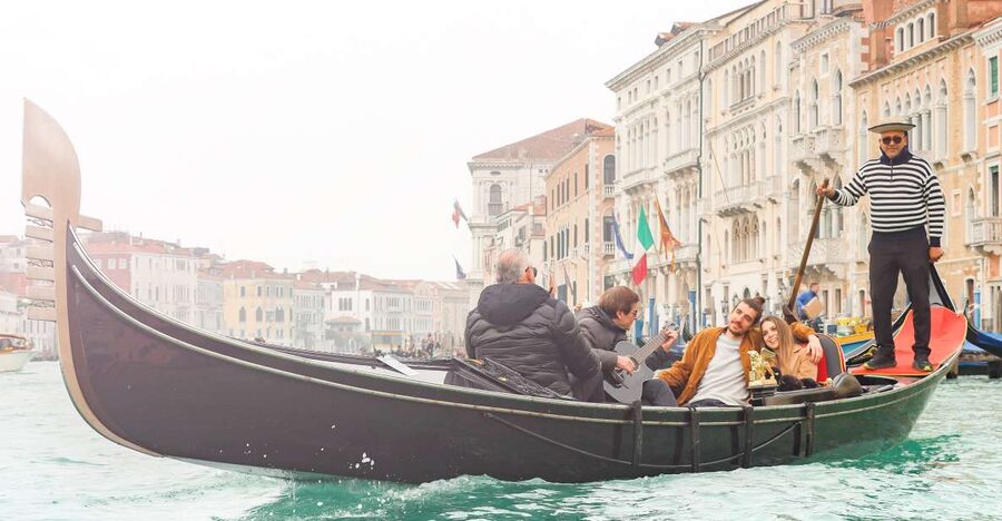 Venice: Shared Gondola Ride and Serenade - Getting to the start: Gondola Station Santa Maria del Giglio