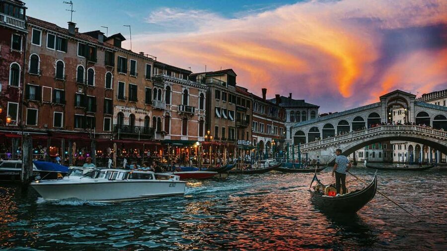 Venice: Shared Gondola Ride at Sunset - Key things to know before you go