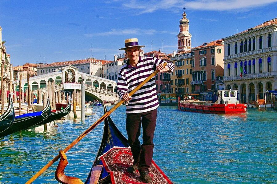 Venice: Shared Gondola Ride through the Lagoon City - FAQ