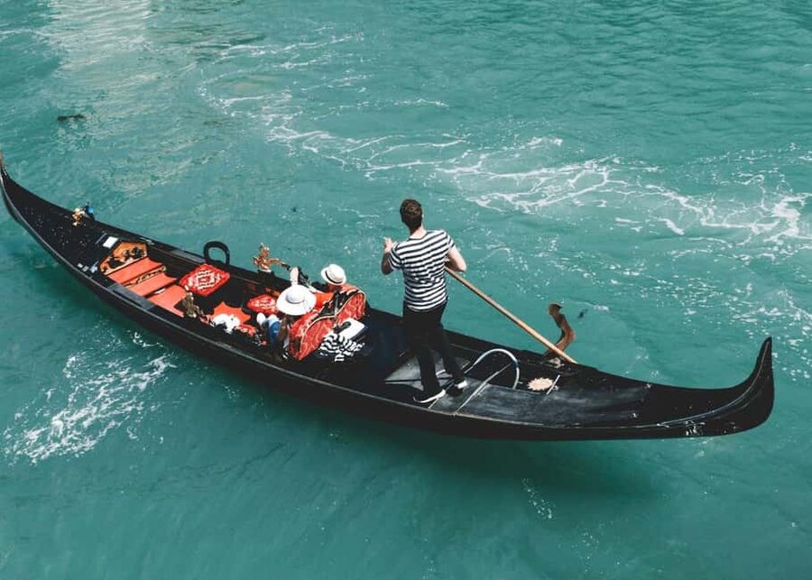 Venice: Shared Gondola Through breathtaking Bridge of Sighs - Key things to know before you go