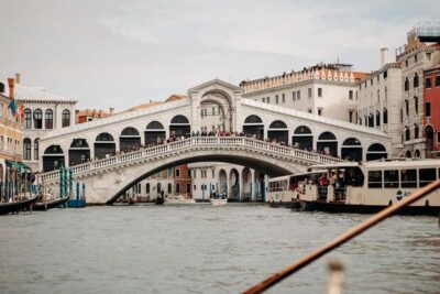Venice: St. Mark's Basilica Guided Tour & Gondola Ride - Rialto Bridge and the market stops: learn the city’s money and food story