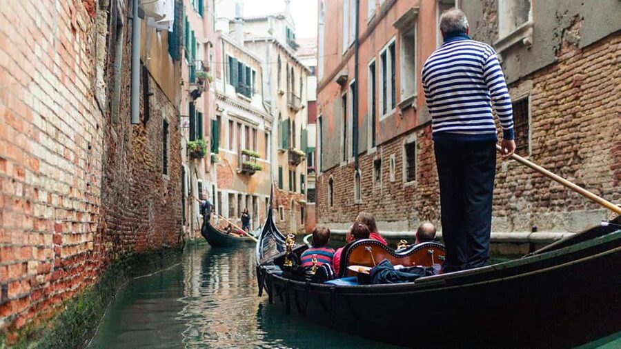 Venice: St. Mark's Basilica Guided Tour & Gondola Ride - Who should book this (and who should skip it)