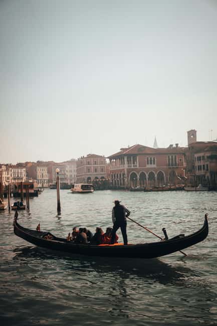 Venice: St. Mark’s Walking Tour & Gondola Traghetto Crossing - St. Mark’s Square power stops: mosaics, justice, and symbols