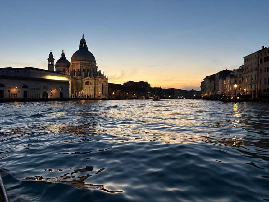 Venice: St. Mark’s Walking Tour & Gondola Traghetto Crossing - Time, trade, and daily Venice: the route’s clever variety