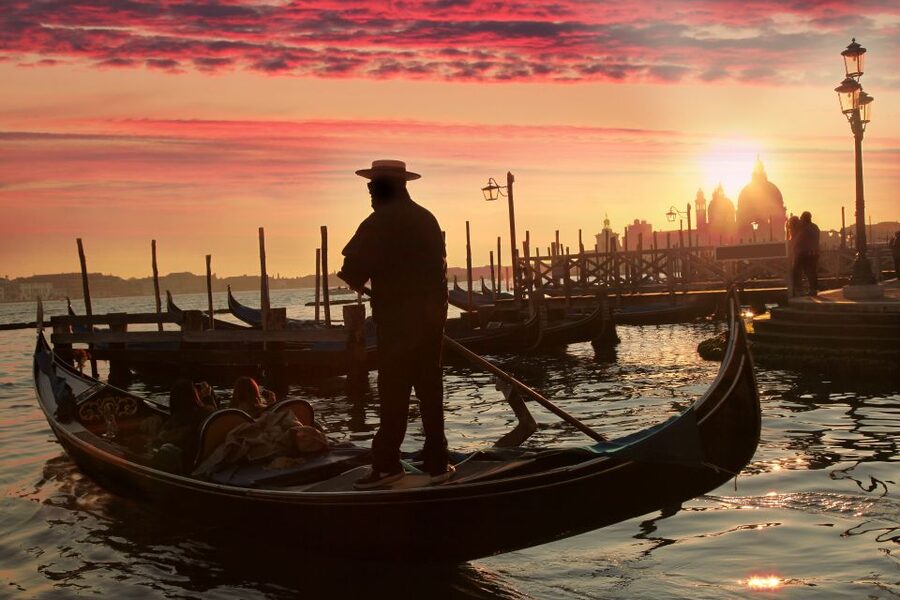 Venice: Sunset or Evening Gondola Tour - Finding the TURIVE Kiosk Near St. Mark’s (and Why It Matters)