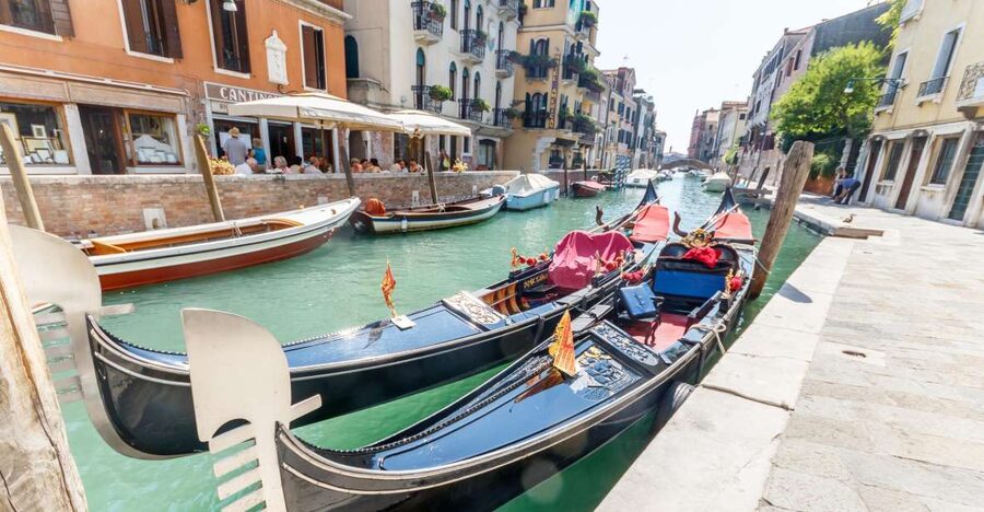 Venice: Traditional Shared Gondola Ride - Why this shared gondola makes sense on your first Venice day