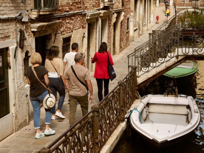 Venice: Vip Semi-Private Walking Tour with Gondola Ride - Walking Venice’s Alleys and Campos (and Why It’s Worth Doing on Foot)