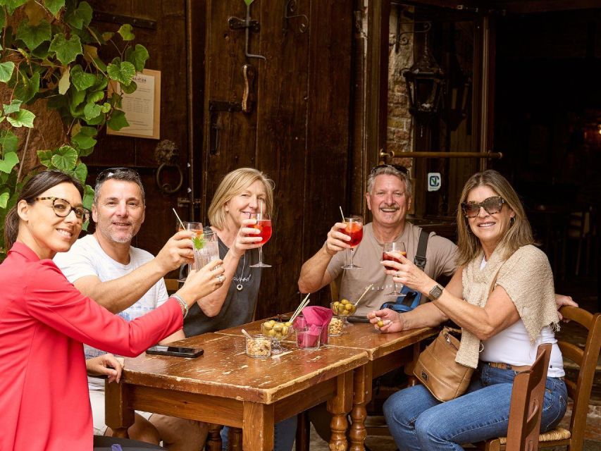Venice: Vip Semi-Private Walking Tour with Gondola Ride - The Gondola Ride: Quiet Canals, Bridges, and When Plans Change