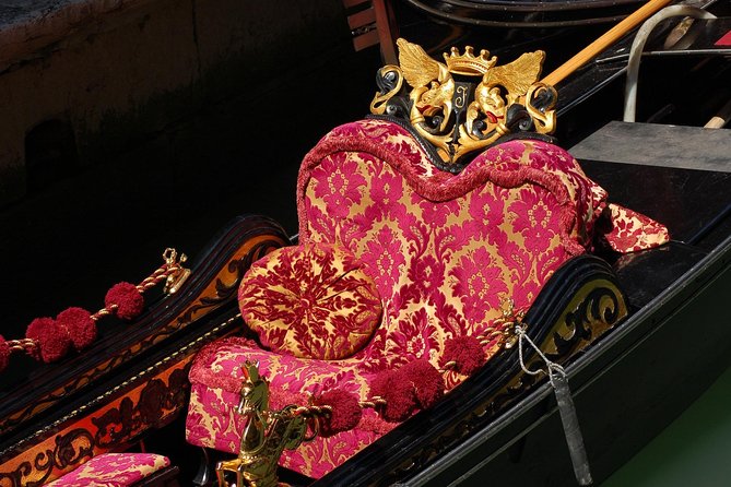 Venice Walking Tour and Gondola Ride - Gondola boarding at Bacino Orseolo: what the ride timing really feels like
