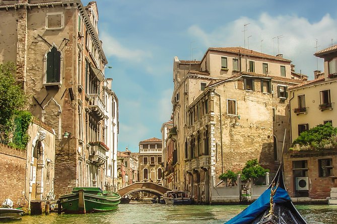 Venice Walking Tour and Gondola Ride - Grand Canal and Rialto Bridge: the iconic sights you’ll want to line up