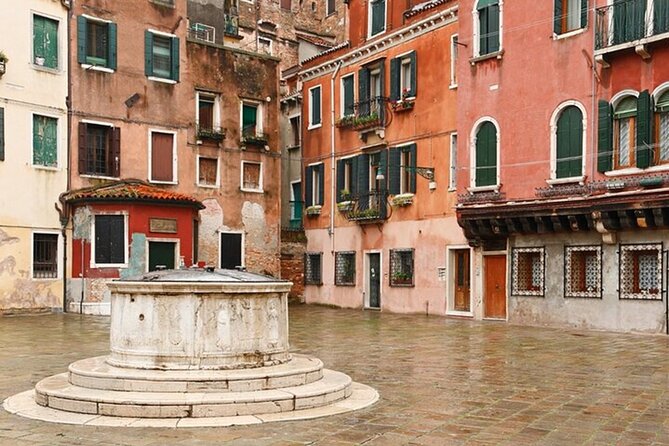 Venice Walking Tour with Gondola Ride Experience - Gondola realities: shared ride, up to 5, and weight-based seating