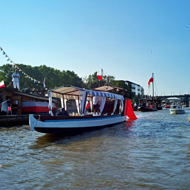 Warsaw: Scenic Cruise by Gondola on the Vistula River - A River View That Helps You See Warsaw Quickly