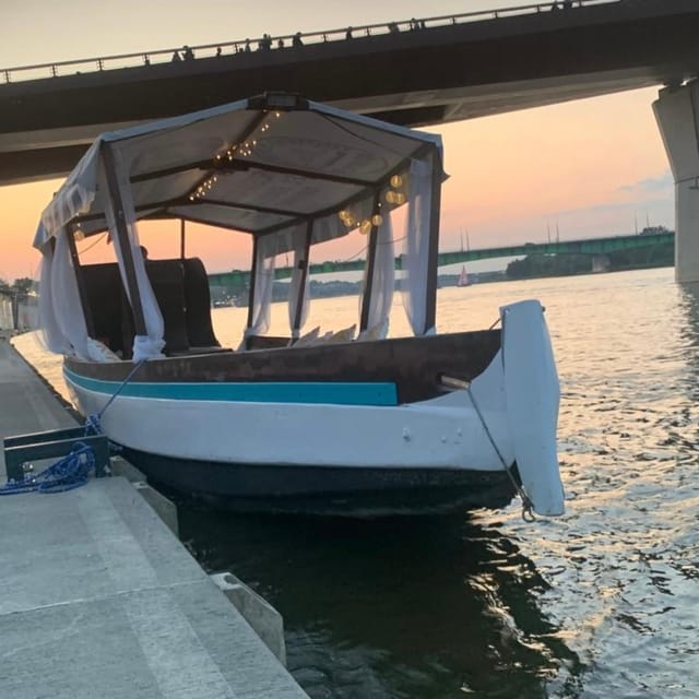 Warsaw: Scenic Cruise by Gondola on the Vistula River - Onboard Comfort: Leather Couches, Blankets, and Life Jackets