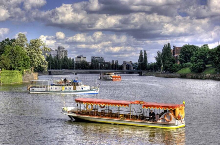 Wrocław: city walk with a professional guide and cruise - Rynek Market Square to Plac Solny: the Old Town rhythm, not a checklist