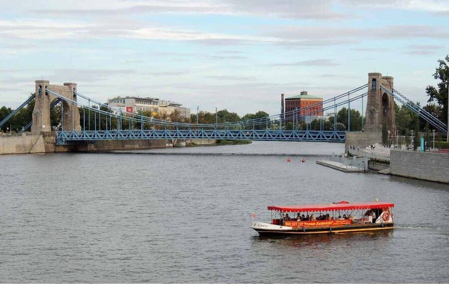 Wrocław: city walk with a professional guide and cruise - Old Butchers Street and the copper monument: the city’s trading past