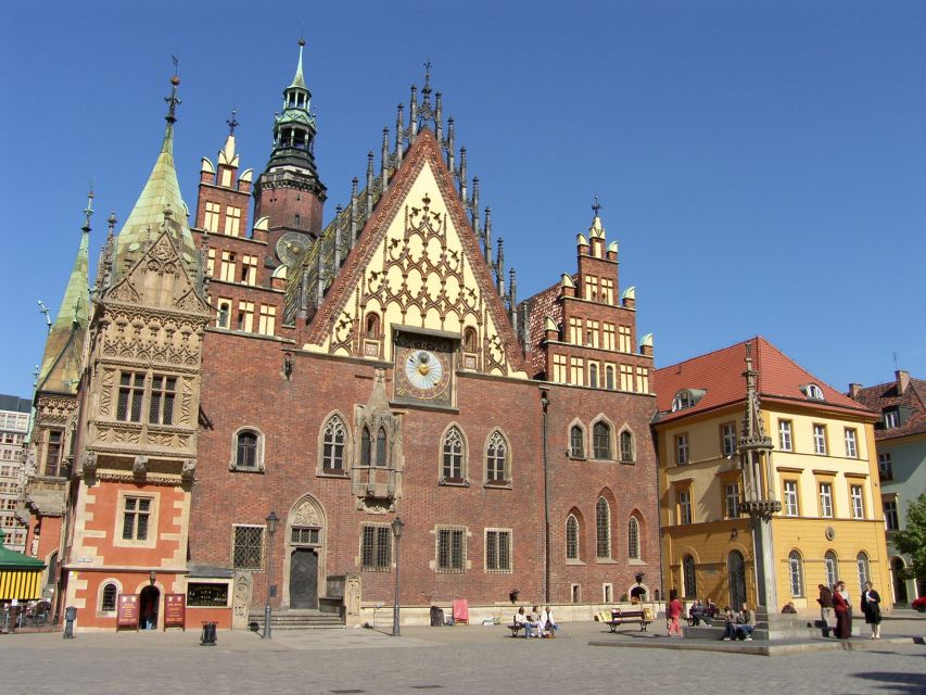 Wroclaw: Old City Walk and Cruise with Small Gondola - University of Wrocław: a quick look with context